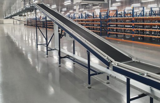 Verticale transportband oplossing