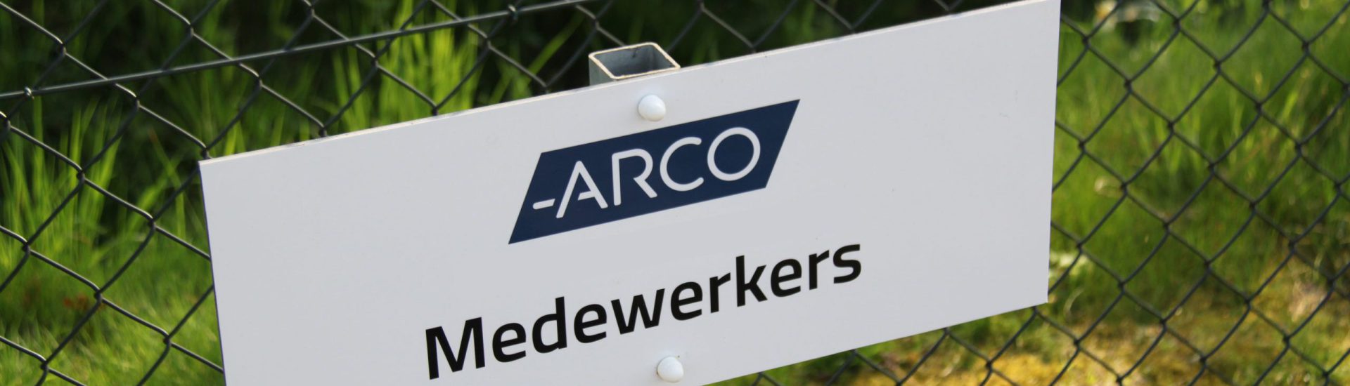 Medewerkers parkeerplaats bord