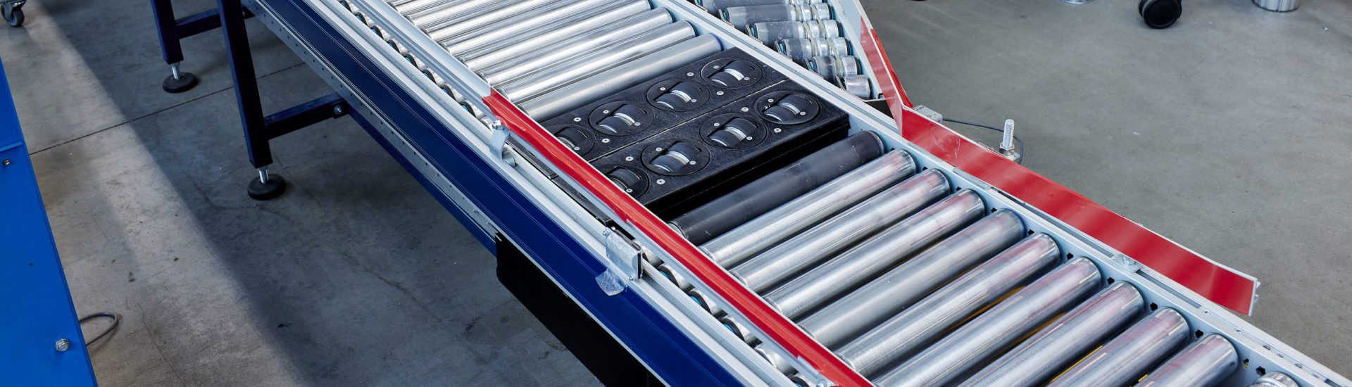 Diverter op een rollenbaan / roller conveyor diverter