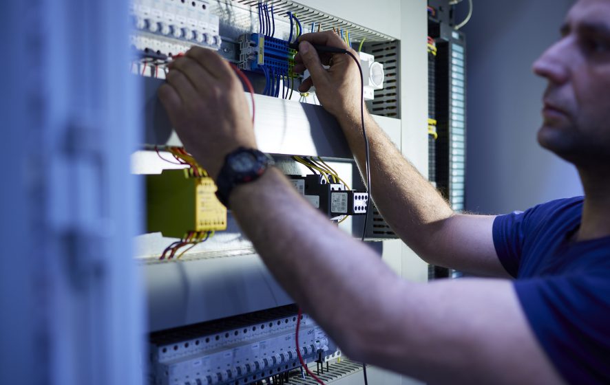 Servicemonteur elektro buitendienst.