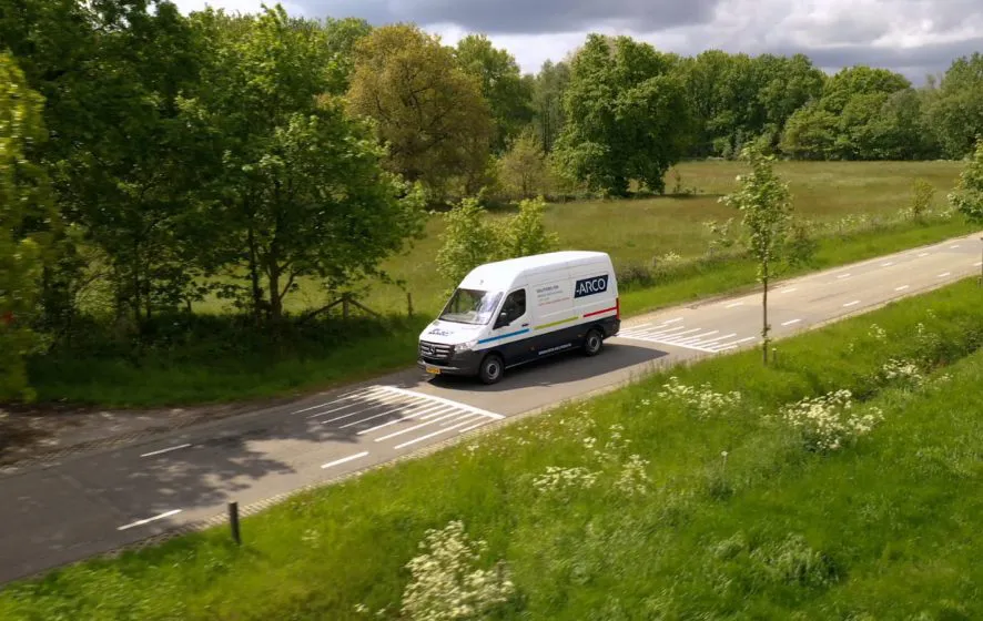 ARCO bedrijfswagen onderweg