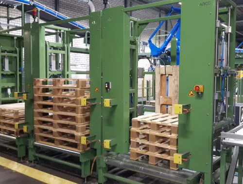 Automatische Pallet Stapelaar van ARCO Solutions / ARCO's automated pallet stacker