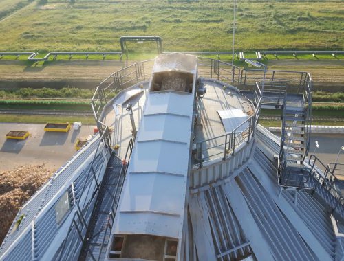 Transportband overdekt in een silo
