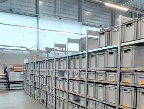 Plastic dozen in stelling